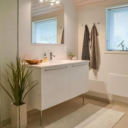 Ferienhaus Nice In W/ 3 Bedrooms Oksbøl