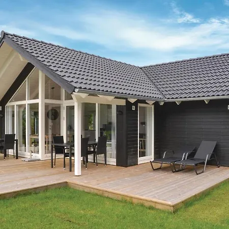 Nice In W/ 3 Bedrooms Oksbøl