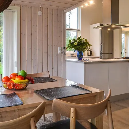 בית נופש Nice In W/ 3 Bedrooms Oksbøl
